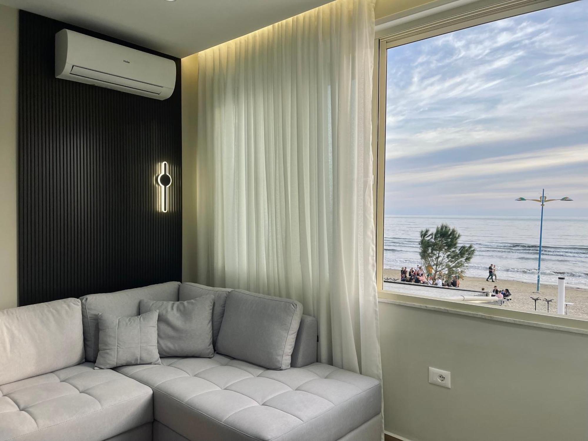 Luxurious Dreamy Seaview Apartment ドゥラス エクステリア 写真